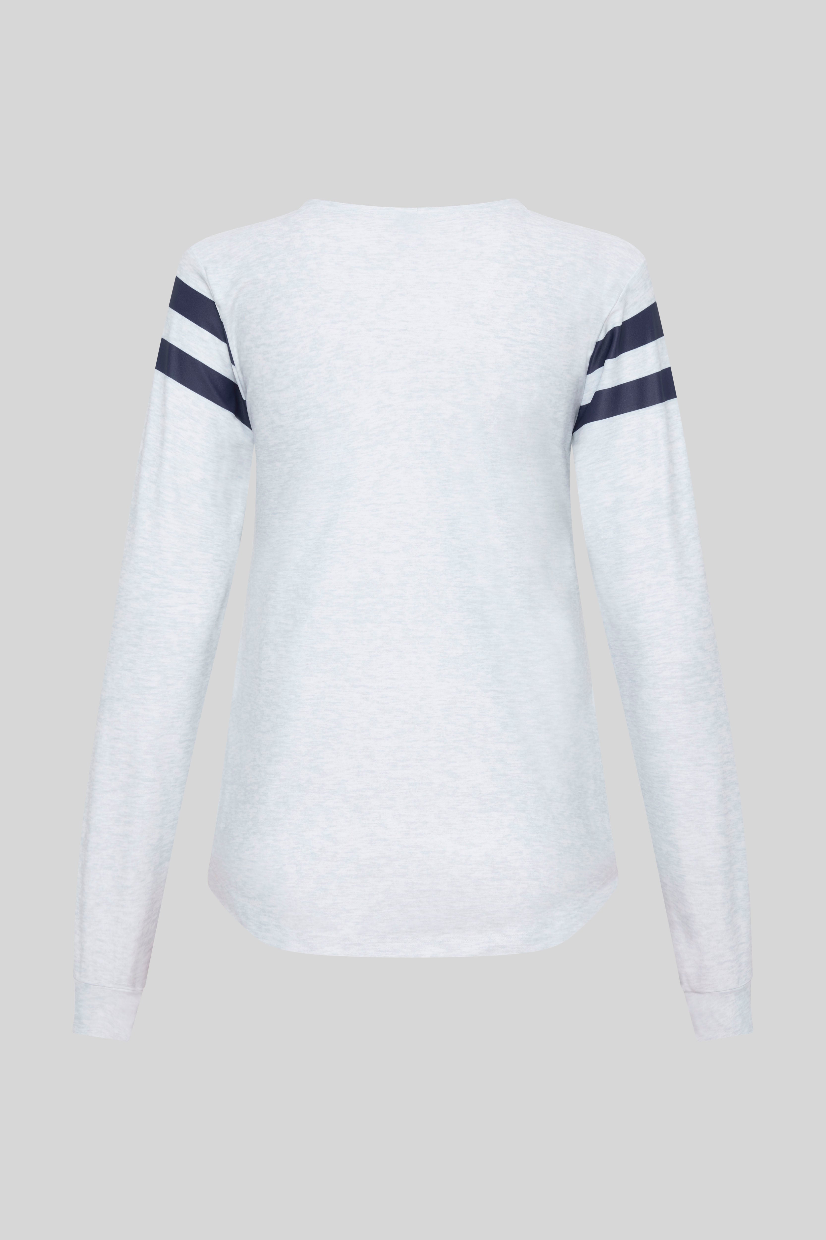 Back view of Perfect 10 UPF50+ rash vest showing relaxed fit